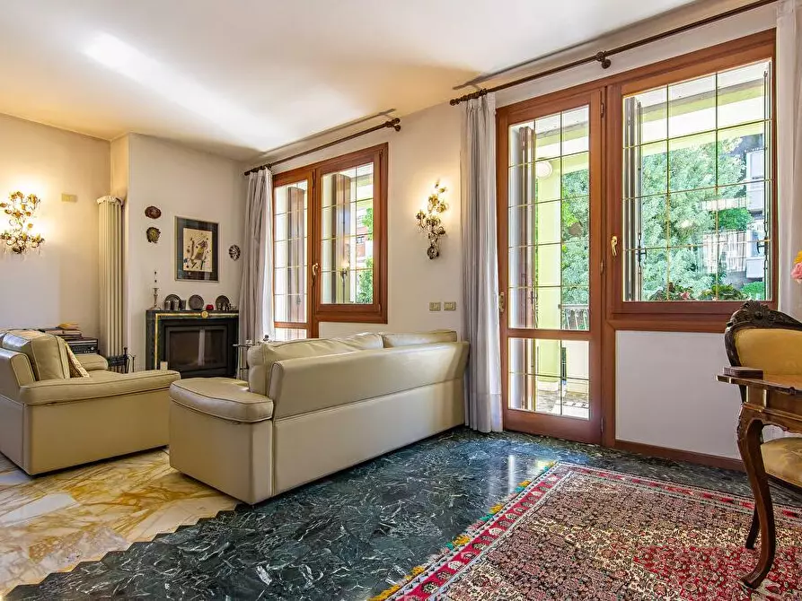 Immagine 8 di Villa in vendita  in Via Ugo Foscolo 9 a Vicenza