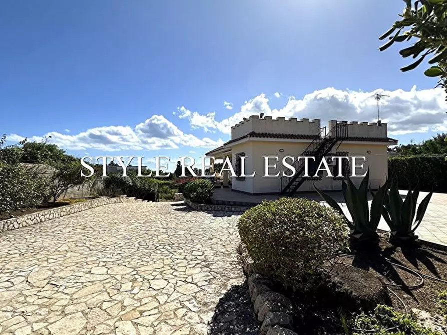 Immagine 20 di Villa in vendita  in Strada capo murro di porco a Siracusa