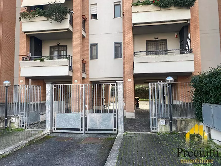 Immagine 3 di Appartamento in vendita  in VIA NOSATE 71 a Roma