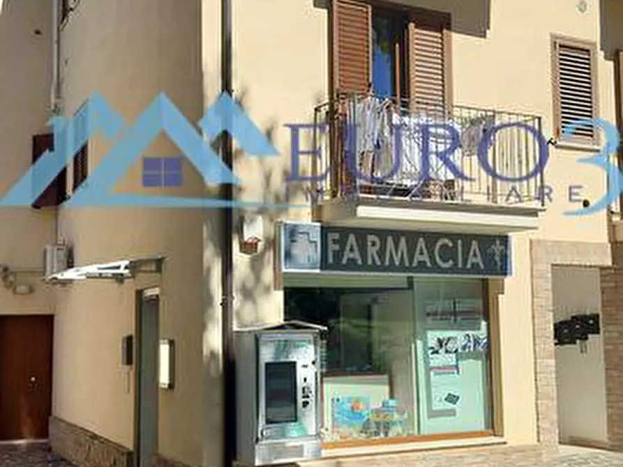 Immagine 2 di Locale commerciale in vendita  in via  borgo san tommaso, 28 a Montedinove