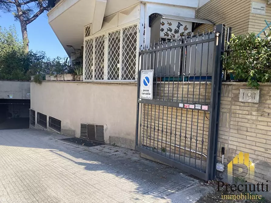 Immagine 7 di Garage in affitto  in VIA SILVESTRI 191 a Roma