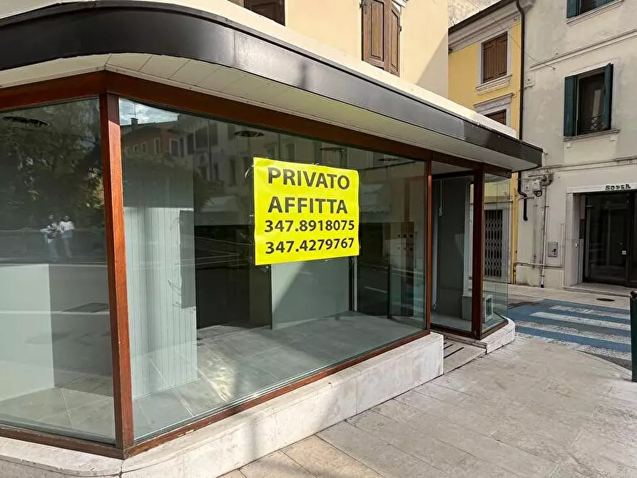 Immagine 1 di Negozio in affitto  in via peòozza 1 a Sacile