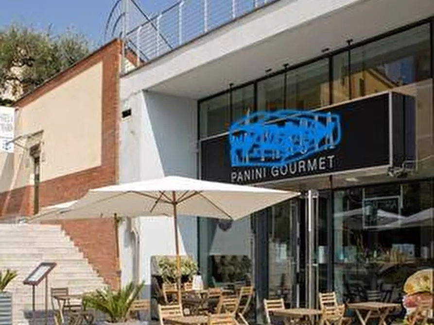 Immagine 2 di Licenza in vendita  a Savona