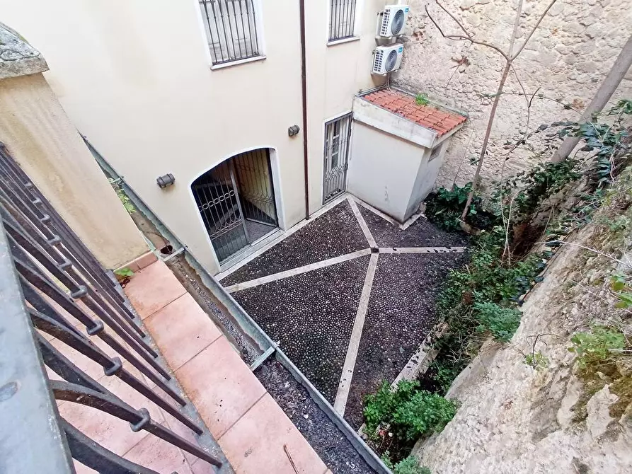 Immagine 16 di Palazzo in affitto  in Via Spano 11 a Sassari