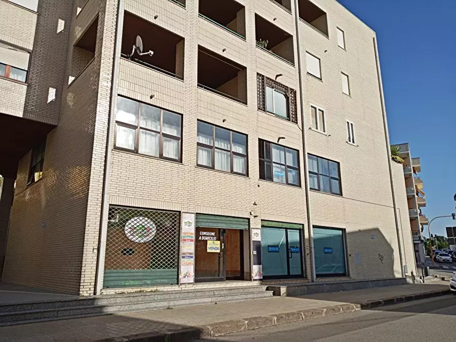 Immagine 3 di Locale commerciale in affitto  in Via Savoia 42 a Sassari