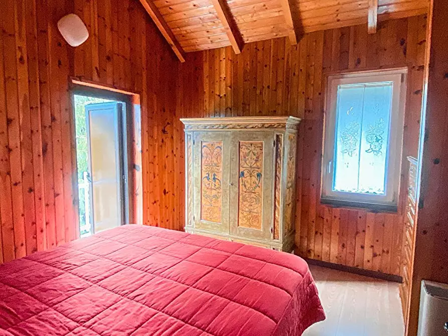 Immagine 15 di Villa in vendita  in VIALE LIDO 1 a Levico Terme