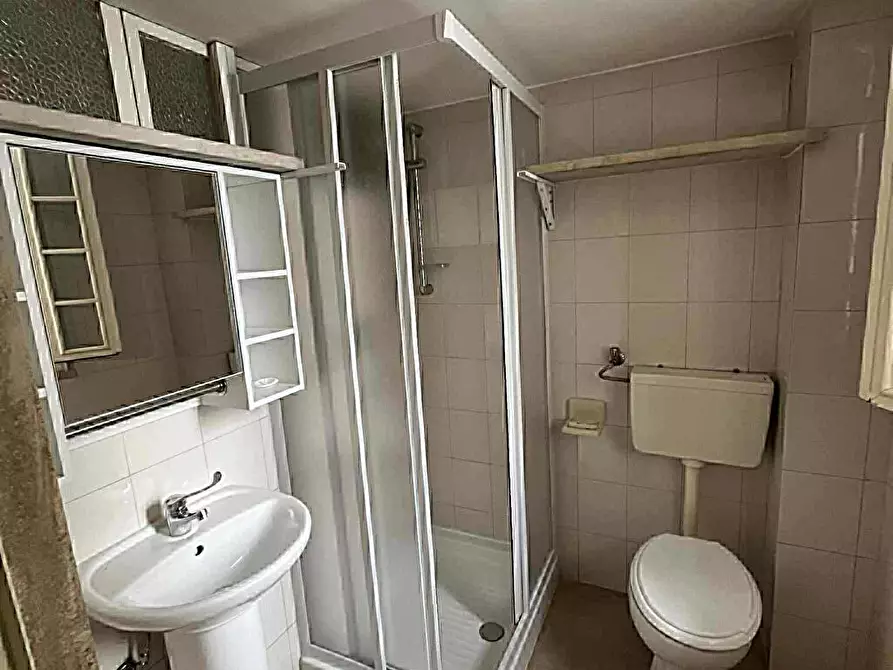 Immagine 4 di Stanza singola in affitto  in via Principe Amedeo  313 a Taranto