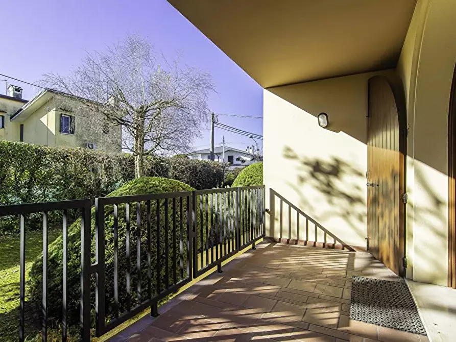 Immagine 15 di Villa in vendita  in Via dei Cavalieri 10 a Torri Di Quartesolo