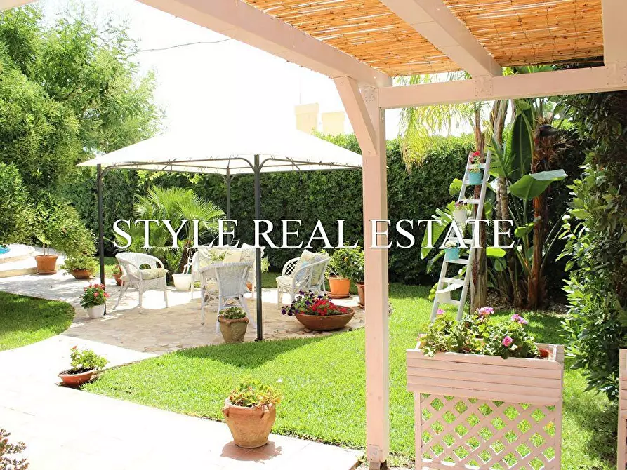 Immagine 5 di Villa in vendita  in via mar tirreno a Siracusa