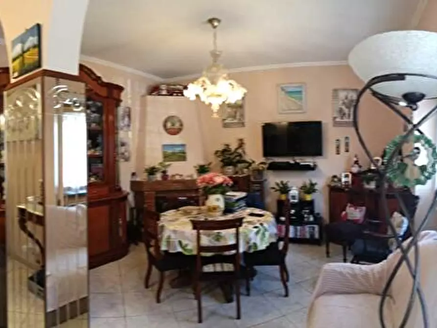 Immagine 11 di Casa semindipendente in vendita  in VIA APPIA NUOVA 1248 a Roma