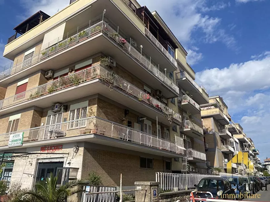 Immagine 2 di Box auto in vendita  in VIA DI BRAVETTA  346 a Roma