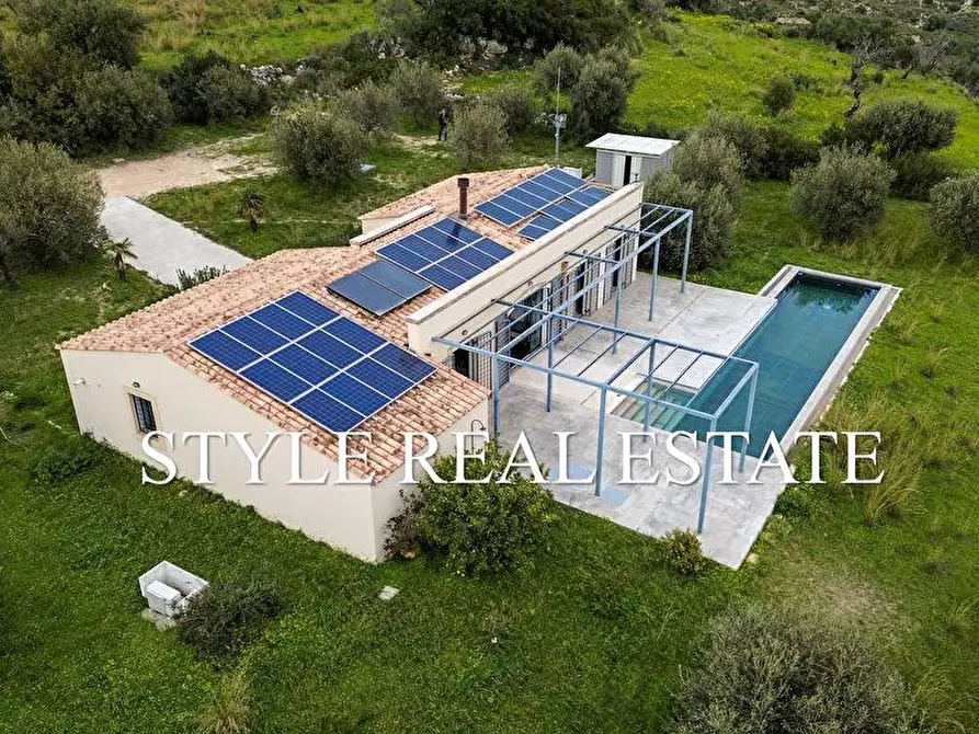 Immagine 21 di Villa in vendita  a Noto