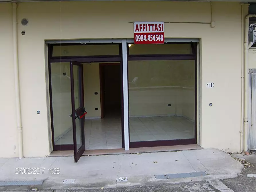 Immagine 2 di Attività commerciale in affitto  in via Palermo  39/C a Castrolibero