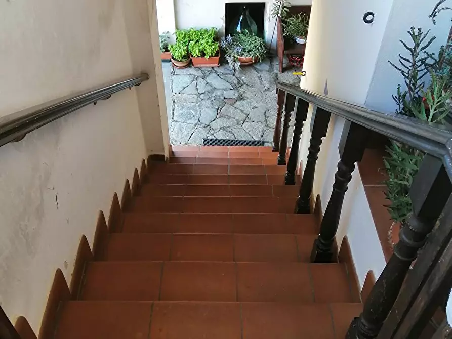 Immagine 10 di Casa colonica in vendita  a Reggello