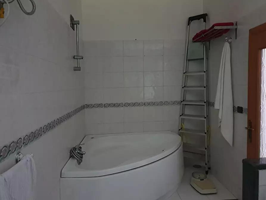 Immagine 28 di Appartamento in affitto  in Via Francesco de Pinedo 43 a Napoli