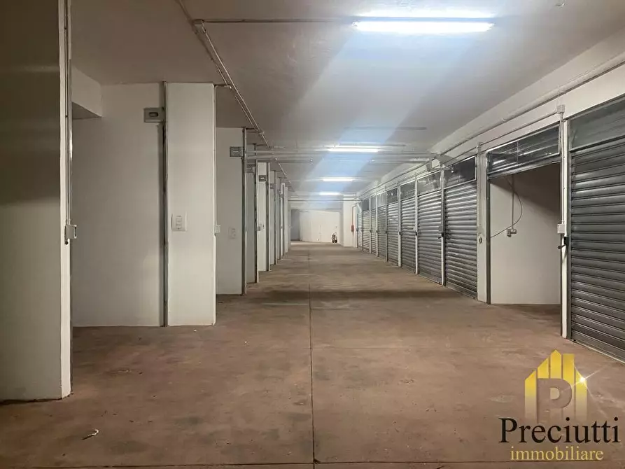Immagine 7 di Garage in vendita  in VIA AUFIDIO NAMUSA 178 a Roma