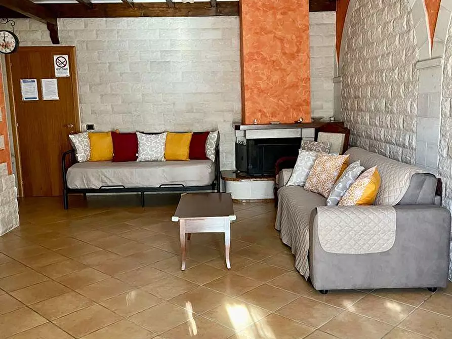 Immagine 5 di Casa vacanze in vendita  a Bisceglie