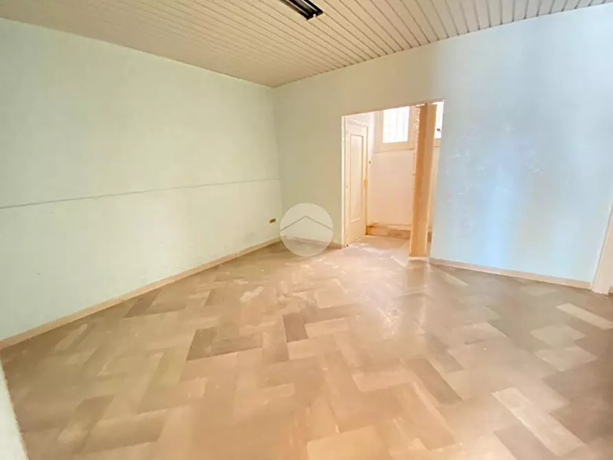 Immagine 8 di Attività commerciale in vendita  in p.tta Mercato  2 a Manfredonia