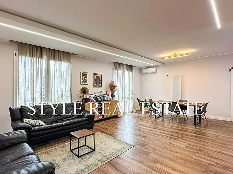 Immagine 2 di Appartamento in vendita  in Viale Scala Greca 483 a Siracusa