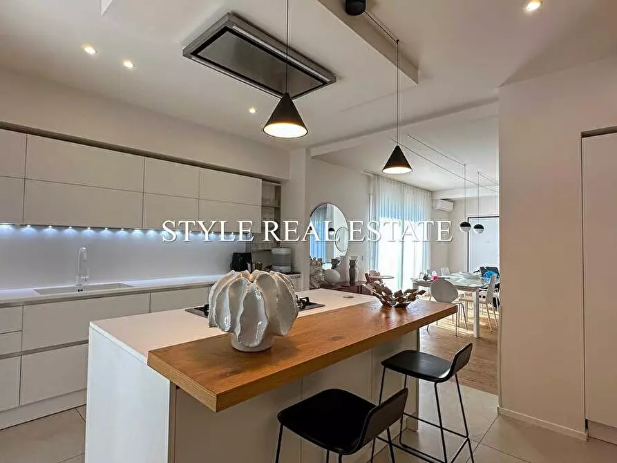 Immagine 11 di Villa in vendita  in Professore Lino Romano 25 a Siracusa