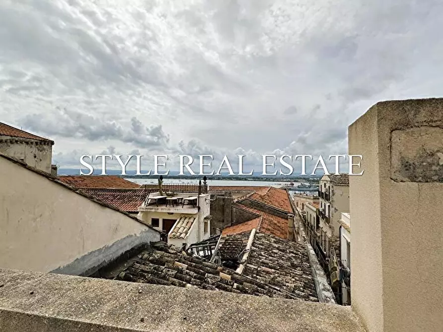 Immagine 2 di Casa indipendente in vendita  in VIA AMALFITANIA a Siracusa