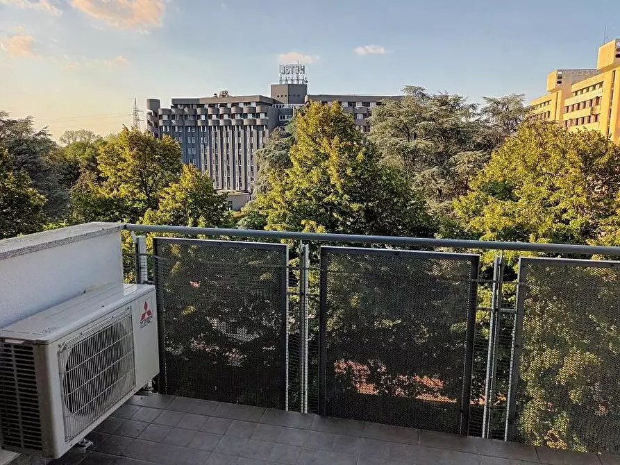 Immagine 3 di Appartamento in affitto  in via Senigallia 9 a Milano