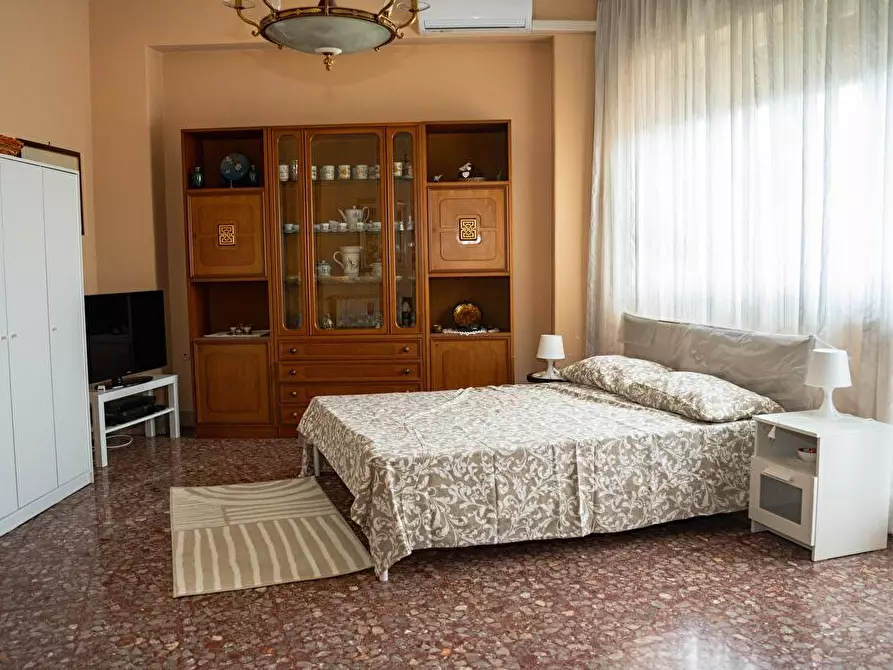 Immagine 3 di Camera in affitto  a Catania