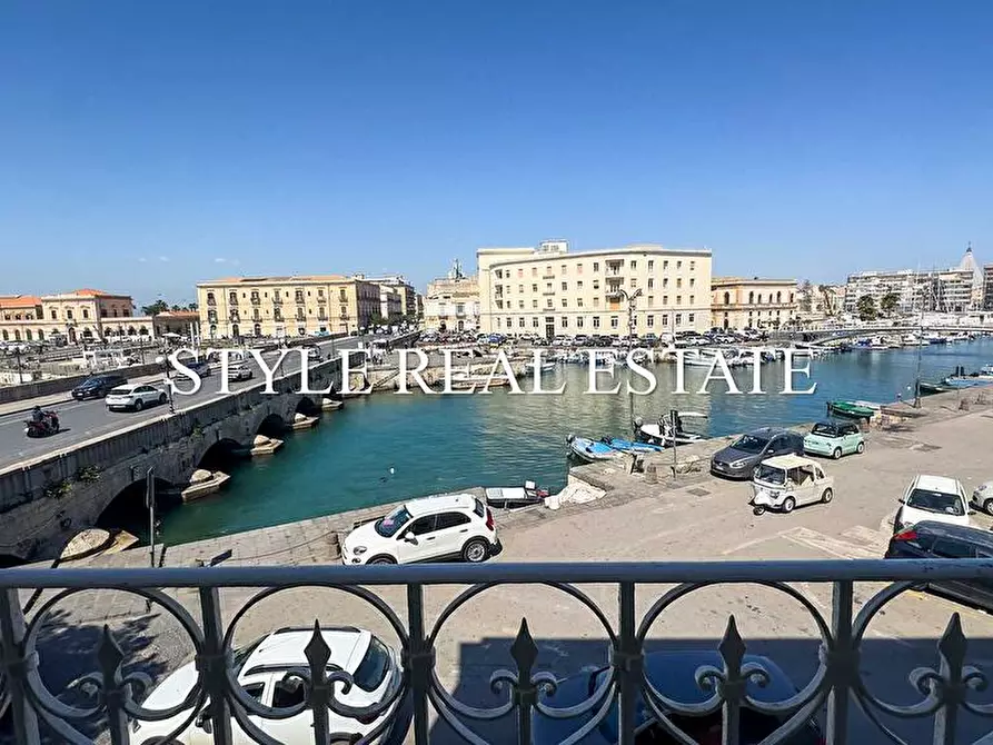 Immagine 19 di Appartamento in vendita  in Via Piazza Pancali - a Siracusa