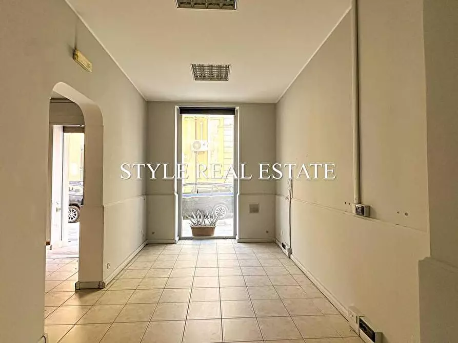 Immagine 7 di Locale commerciale in vendita  in Via Antioco 8/10/12 a Siracusa