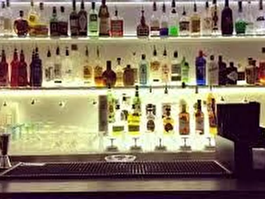 Immagine 3 di Locale commerciale in affitto  in via Pretoria  258 a Potenza