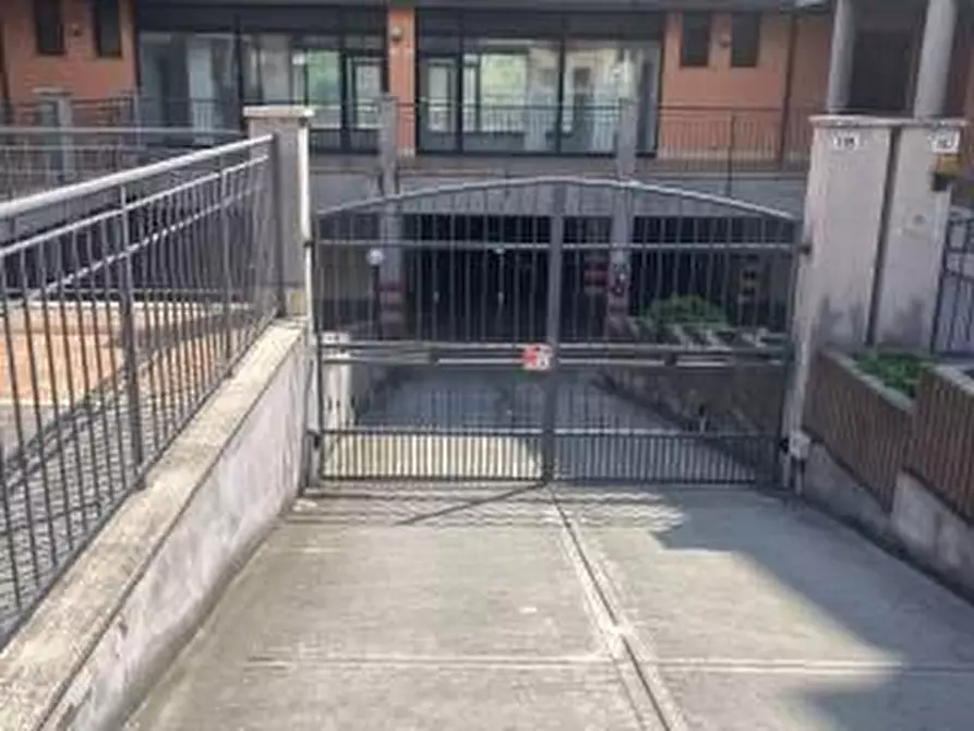 Immagine 4 di Box auto in affitto  in via Piemonte 116 a Aprilia