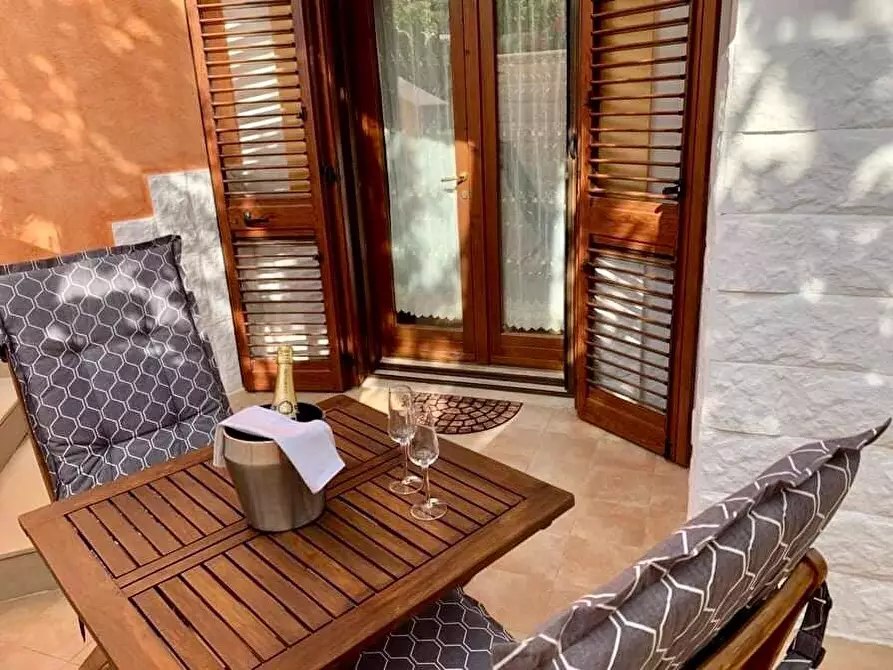 Immagine 4 di Casa vacanze in vendita  a Bisceglie