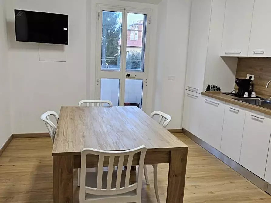 Immagine 5 di Camera in affitto  in Viale Carducci  259 a Livorno