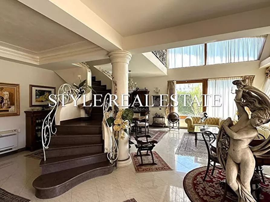 Immagine 11 di Villa in vendita  in via nino consiglio - a Siracusa