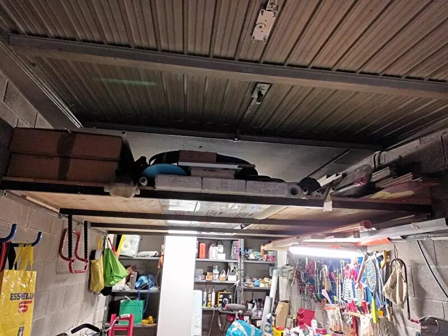 Immagine 2 di Box auto in affitto  in via Brusuglio  73-5 a Milano