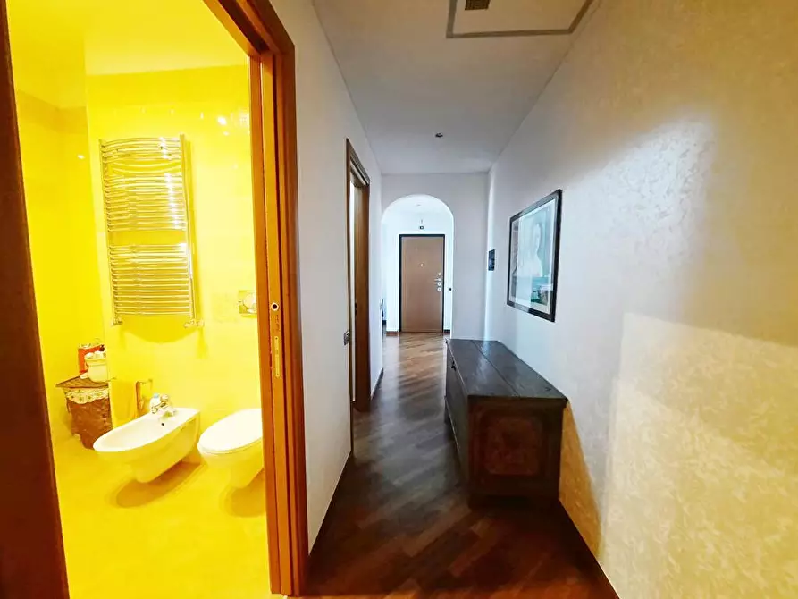 Immagine 12 di Attico in vendita  in via perosi a Bari