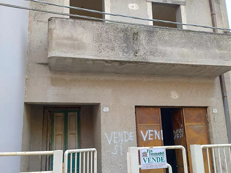 Immagine 1 di Casa indipendente in vendita  in Via F. Trizio  50-52 a Guagnano