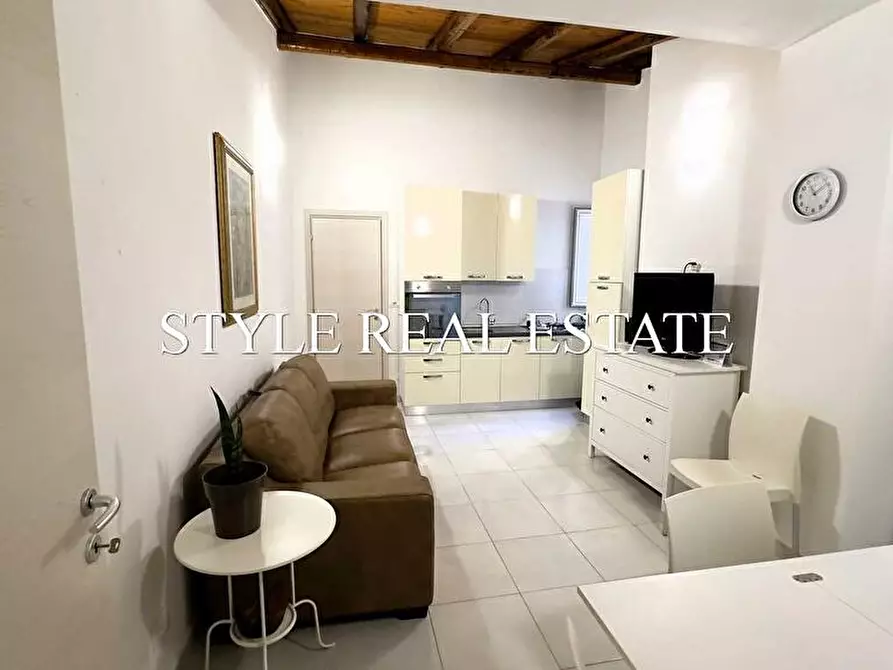Immagine 8 di Palazzo in vendita  in Via Pietro - a Siracusa