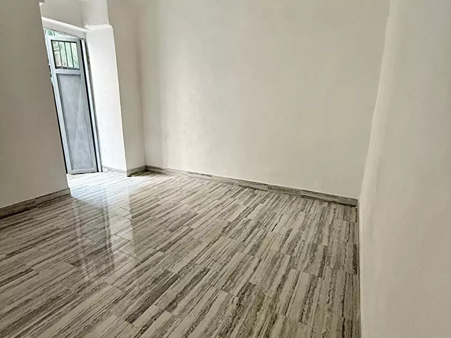 Immagine 6 di Deposito in affitto  in Via Vergini 25 a Napoli