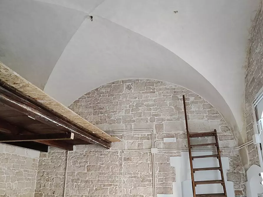 Immagine 25 di Attività commerciale in affitto  in Via Estramurale Lucatorto 30 B a Bitetto