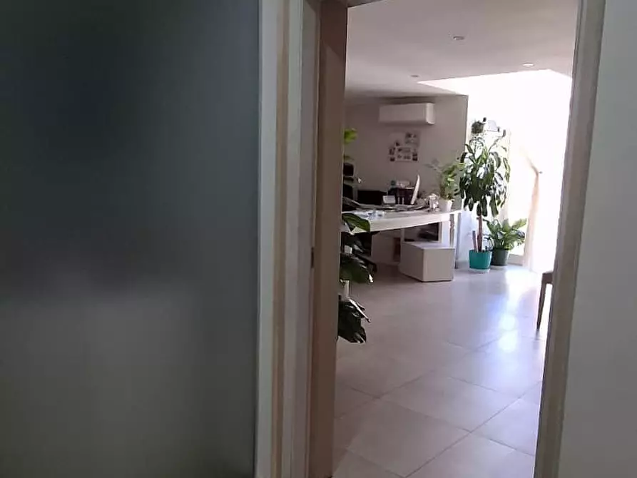 Immagine 2 di Camera condivisa in affitto  a Trani