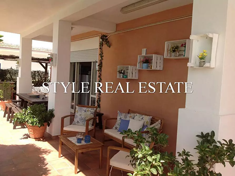 Immagine 8 di Villa in vendita  in via mar tirreno a Siracusa