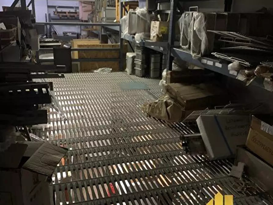 Immagine 12 di Negozio in affitto  in VIA ANTONIO SOGLIANO 74 a Roma