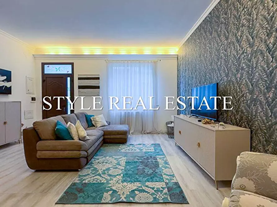 Immagine 2 di Casa indipendente in vendita  in Via Procida - a Canicattini Bagni