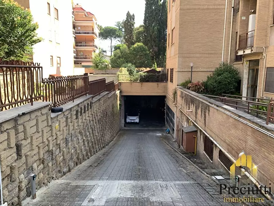 Immagine 3 di Appartamento in vendita  in VIA ANTONIO SOGLIANO 46 a Roma