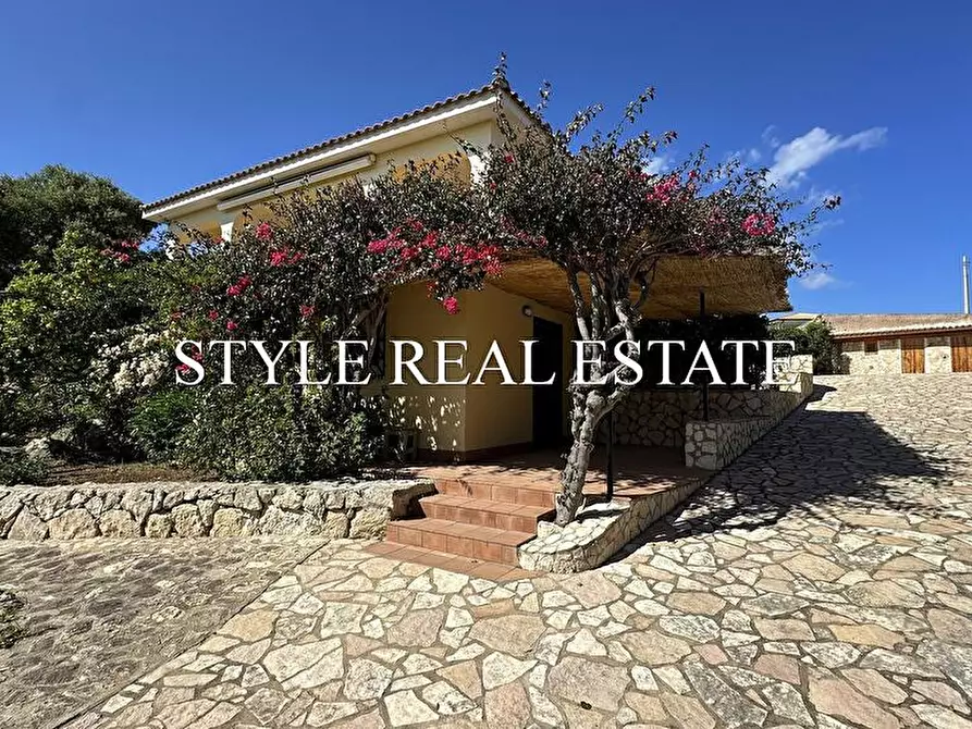 Immagine 12 di Villa in vendita  in Strada capo murro di porco a Siracusa