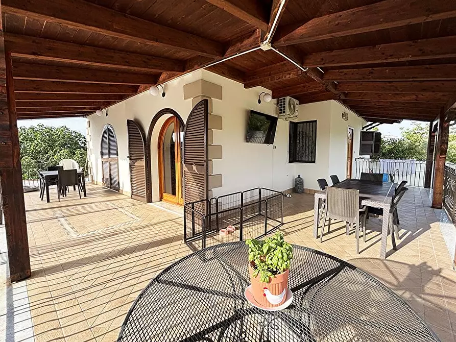 Immagine 10 di Villa in vendita  in Via Masseria Vecchia snc a Giugliano In Campania