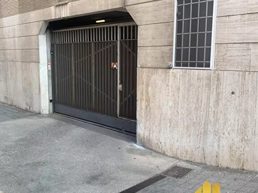 Immagine 5 di Box auto in vendita  in VIA DI BRAVETTA  346 a Roma