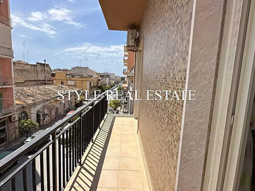Immagine 18 di Palazzo in vendita  in Corso Timoleonte 105 a Siracusa