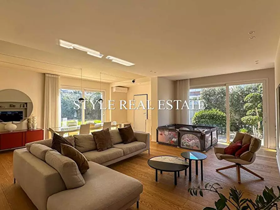 Immagine 18 di Villa in vendita  in Professore Lino Romano 25 a Siracusa